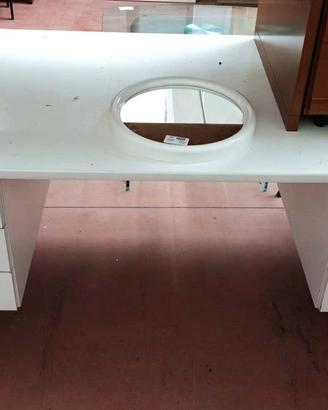 Scrivania legno bianca 6 cassetti.