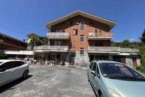 Immobile in asta di 118 m² con 5 locali e box auto