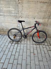 bici B'TWIN Rockrider 500 misura 24