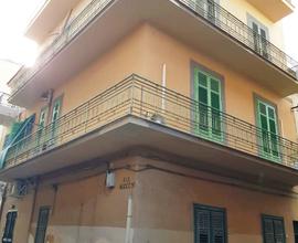 Casa angola con 3 appartamenti P/97