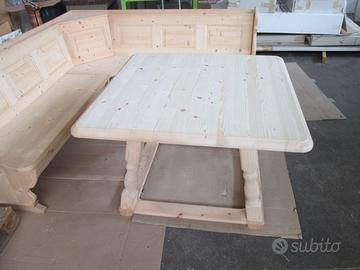 Tavolo  in abete rosso