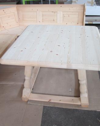 Tavolo  in abete rosso