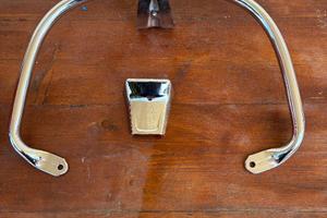 Maniglione Vespa completo di tappo