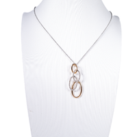 Collana con pendente in oro e diamanti