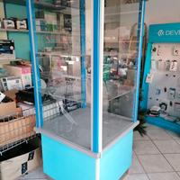 Vetrinetta  illuminata con LED – su ruote - 190cm
