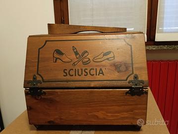 Scatola in legno lustrascarpe 