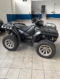 Polaris Sportsman 850 con motore danneggiato