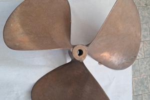 Elica in bronzo 3 pale per imbarcazioni. MM 285 3