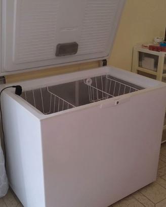 Congelatore a pozzetto Whirlpool