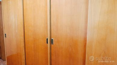 Armadio a quattro ante 