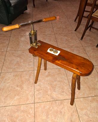 Bigolaro, torchio per pasta fatta in casa .