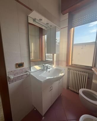 Mobile bagno + specchiera