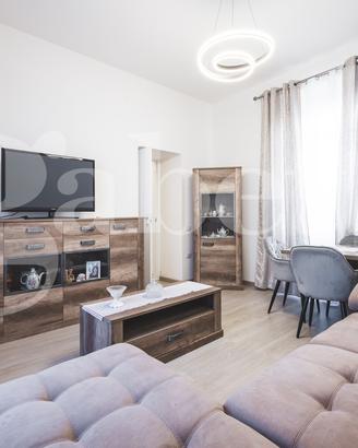 C/O Via Dante Trivano Ristrutturato e Arredato