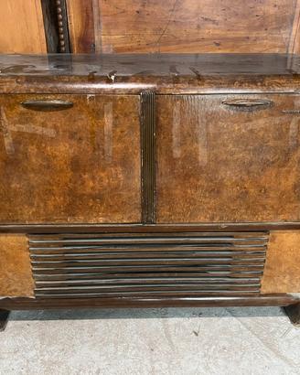 Mobile radio d’epoca in legno
