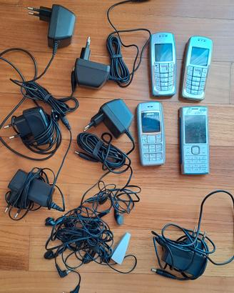 4 cellulari NOKIA in blocco di cui 3 funzionanti