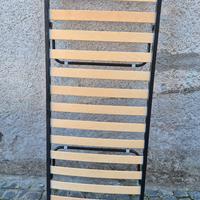 rete singola con doghe e pidini pieghevoli con ruo