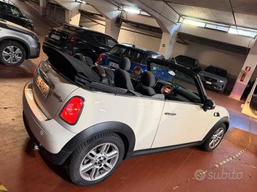 Mini cabrio anno 2011 
