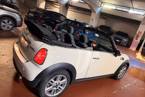 Mini cabrio anno 2011 