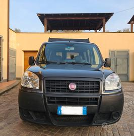 Fiat Dobló autocarro 5 posti.
