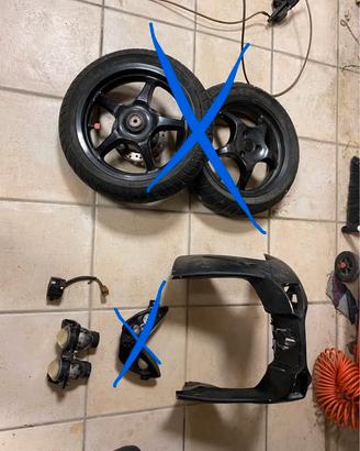 Ricambi aerox/f12
