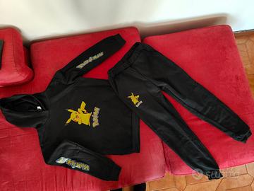 tuta pikachu misura 160 cm nuova