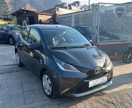 Toyota Aygo 1.0 VVT-i 69 CV 5 porte x-business MMT