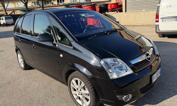 OPEL Meriva 1.4 16V Cosmo senza nessun lavoro da