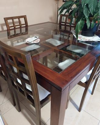 Tavolo quadrato in legno e vetro