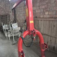 ATTREZZO AGRICOLO GRU PER TRATTORE