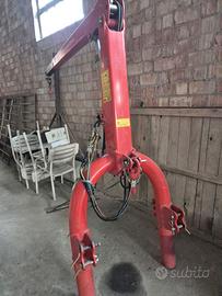 ATTREZZO AGRICOLO GRU PER TRATTORE