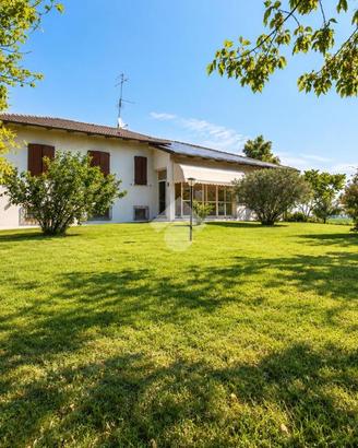 VILLA SINGOLA A ANZOLA DELL'EMILIA