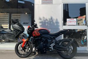 TRIUMPH TRIDENT 660