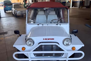 Mini moke
