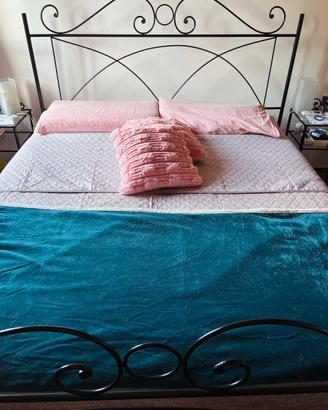 Struttura letto a baldacchino in ferro battuto