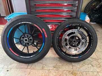 Cerchi originali  bmw s1000 rr