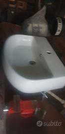 Lavabo con colonna in porcellana