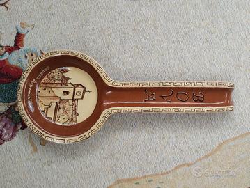 Poggiamestolo decorativo in ceramica