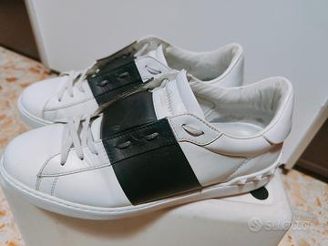 Valentino Garavani "Open"