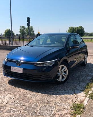 Volkswagen Golf 1.0 TSI EVO Life ADATTA A NEOPATEN