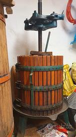 ATTREZZATURE PER VINIFICAZIONE ARTIGIANALE