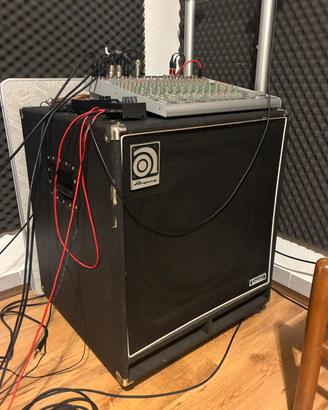 Cassa per basso Ampeg SVT18