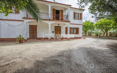 SOLUZIONE INDIPENDENTE CON GIARDINO