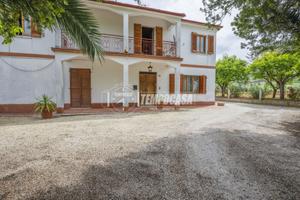 CASA SINGOLA BIFAMILIARE CON GIARDINO E GARAGE