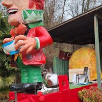 Carro allegorico Alice nel paese delle meraviglie