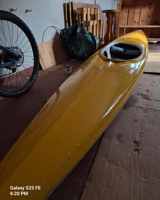 Kayak monoposto con 2 remi