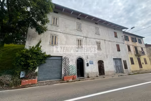 PORZIONE DI CASA A SESTOLA CON GARAGE