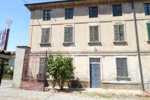 CASA SEMINDIPENDENTE A ZENEVREDO