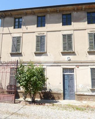 CASA SEMINDIPENDENTE A ZENEVREDO