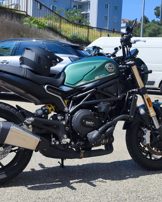 Benelli Leoncino 800