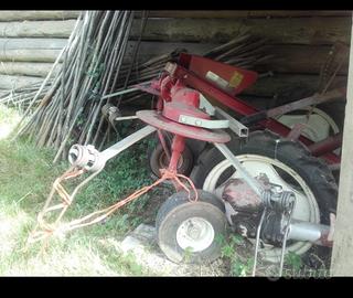 Attrezzature per fieno